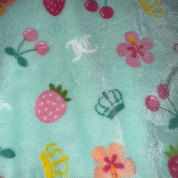Juicy Couture Kids Plush Throw - Aqua and Pink - Picture 3 of 3